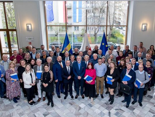 Rodzinne Ogrody Działkowe z dofinansowaniem. Właśnie wręczono umowy! Rodzinne Ogrody Działkowe z dofinansowaniem. Właśnie wręczono umowy!