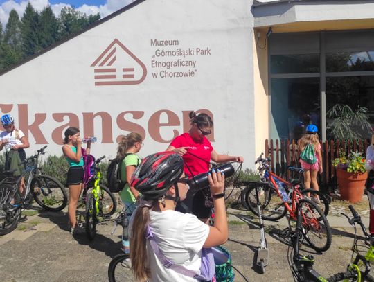 Rowerem do Skansenu. Dzielnicowy z Chorzowa zorganizował rajd dla dzieciaków [ZDJĘCIA]