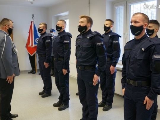 Ślubowanie nowo przyjętych policjantów