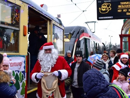 Spotkaj Mikołaja na tramwajowym przystanku