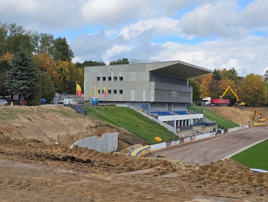 Stadion na Skałce wstaje jak Feniks z popiołów. Tysiące miejsc dla kibiców i wielki powrót żużla o krok!