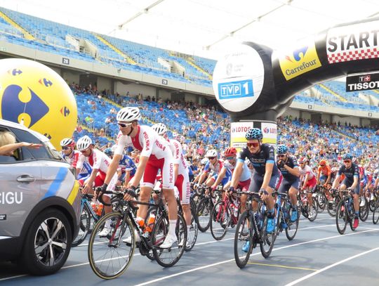 Start na Śląskim, specjalna premia wygrana przez Kurka...i śmierć kolarza