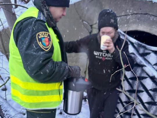 Straż Miejska w Świętochłowicach kontroluje miejsca przebywania osób bezdomnych