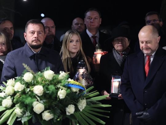 Świętochłowiccy samorządowcy oddali hołd ofiarom Tragedii Górnośląskiej Świętochłowiccy samorządowcy oddali hołd ofiarom Tragedii Górnośląskiej