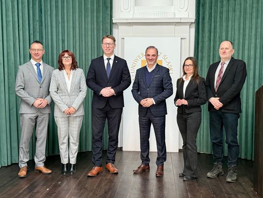 Świętochłowice stawiają na naukę i ekologię. Miasto podpisało porozumienie z Uniwersytetem Śląskim