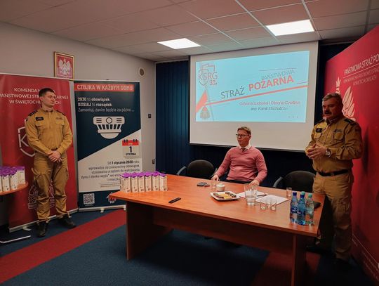 Świętochłowice: Strażacy i władze miasta razem dla bezpieczeństwa mieszkańców. Zobacz, co się działo na specjalnym spotkaniu Świętochłowice: Strażacy i władze miasta razem dla bezpieczeństwa mieszkańców. Zobacz, co się działo na specjalnym spotkaniu