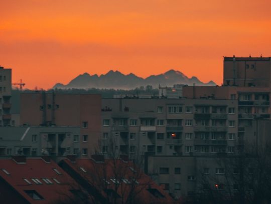 Tatry widziane z chorzowskiego wieżowca