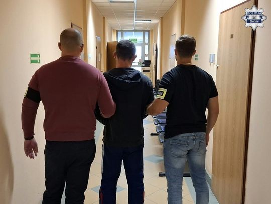 Uciekał na kradzionym rowerze, znaleziono przy nim biały proszek