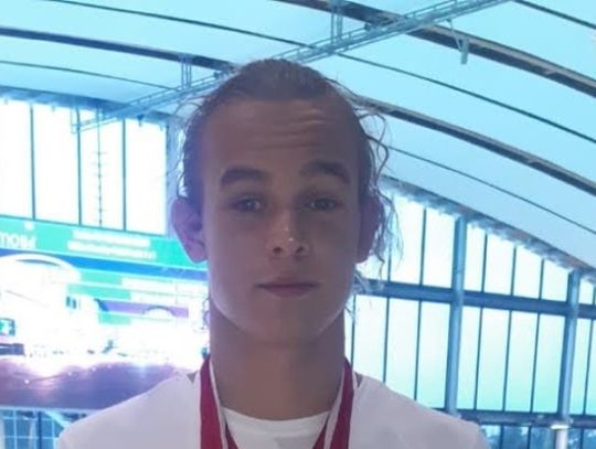 Uczeń III LO z czterema medalami w zawodach pływackich!