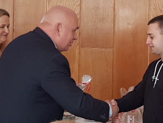 Uczniowie chorzowskiej Budowlanki wyremontowali pomieszczenia Ośrodka Wsparcia Rodziny. Przyszedł czas na podziękowania [ZDJĘCIA]