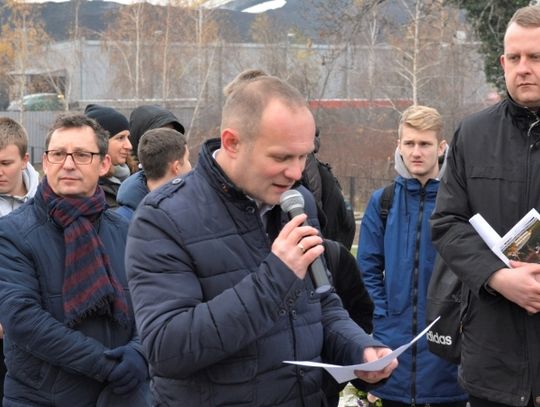Uczniowie i nauczyciele uczcili pamięć ks. Jana Machy