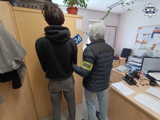 Ukradł mysz, a później groził nożem pracownikowi sklepu. Złapali go chorzowscy funkcjonariusze