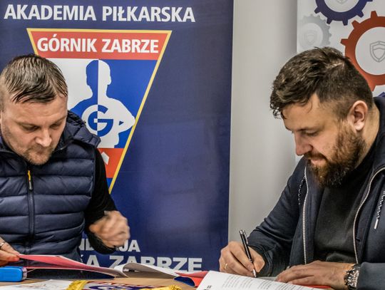 UKS Myszków dołączył do programu partnerskiego Górnika. "Jasny przekaz" grupy kibiców "Niebieskich"