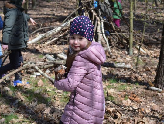 W chorzowskim przedszkolu powstaje grupa wędrowno-leśna. "Natura staje się dodatkowym nauczycielem" [ZDJĘCIA]