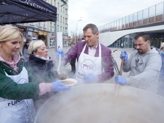 Wielkie gotowanie na rynku!