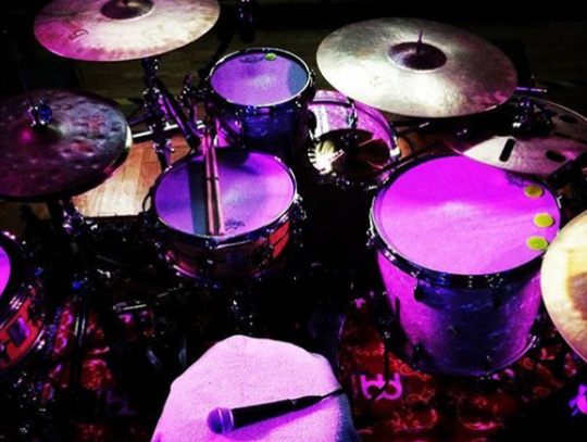 Wirtuoz perkusji na deskach ChCK