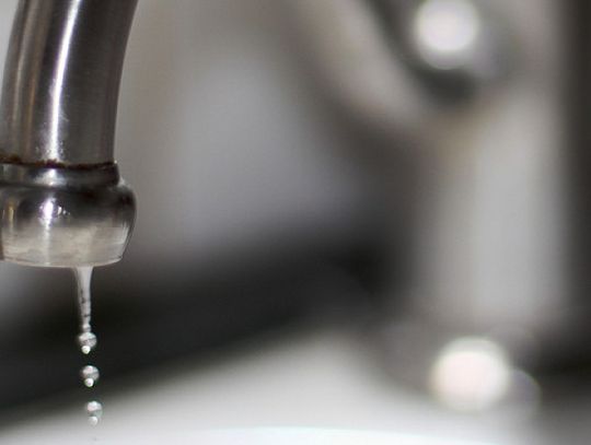Woda droższa o 32% od stycznia. ChŚPWiK: "Uzasadnienie podwyższenia ceny wody nie jest wyczerpujące"