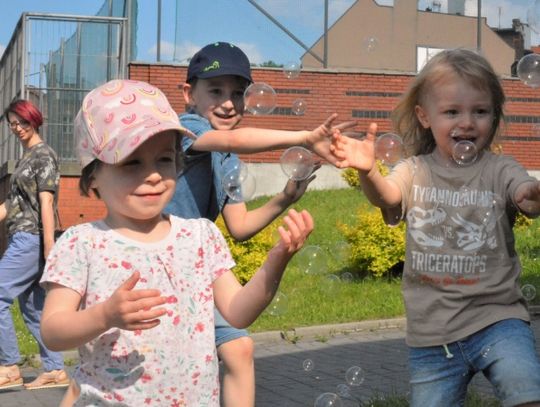 Wrzuć piątaka dla dzieciaka