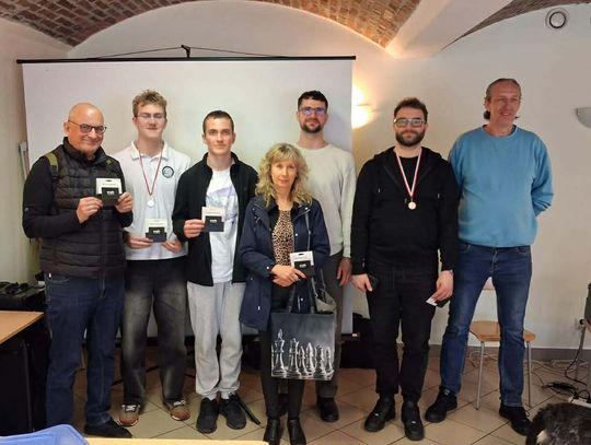 Wyjątkowy turniej szachowy w chorzowskim Centrum Inicjatyw Społecznych. Wygrał mieszkaniec Mysłowic!