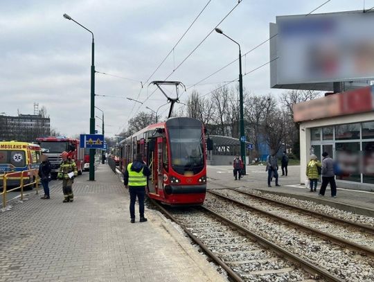 Wypadek przy AKS-ie. Kobieta została potrącona przez tramwaj [WIDEO]