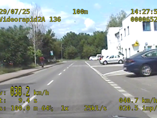 Z hulajnogi wprost w ręce policji. "Rozsądek i bezpieczeństwo powinny być zawsze na pierwszym miejscu"