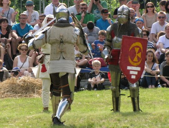 Z orężem przez wieki