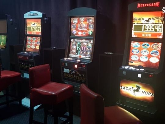 Zamiast narkotyków nielegalny salon z automatami