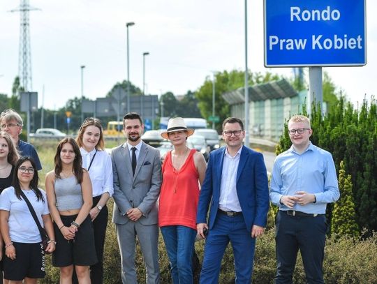 Zasiali łąkę na chorzowskim rondzie. Inicjatywa ta wiąże się z pewnym ważnym przesłaniem