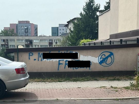 “Słyszałem głos dziewczyny. Jeden z nich przewrócił ją i uderzył w twarz”