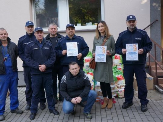 Zbiórka na Schronisko dla Bezdomnych Zwierząt zorganizowana przez chorzowskiego dzielnicowego!