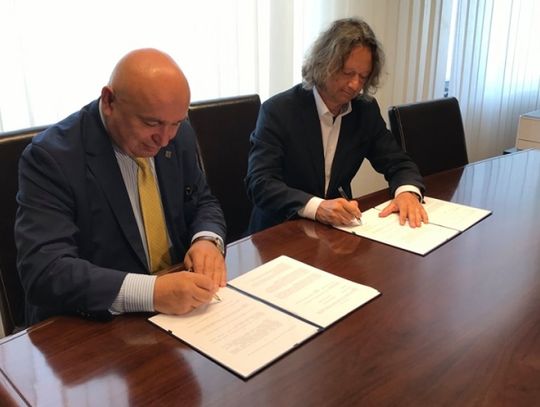 Zdolni uczniowie będą się uczyć na uniwersytecie