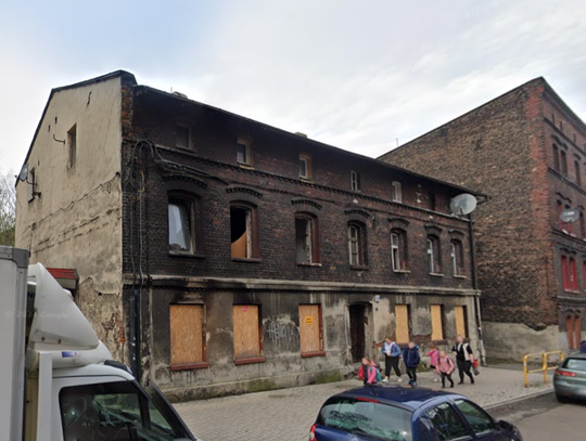 Ze starej rudery powstaną nowoczesne mieszkania! Rusza remont Szkolnej 7 w Świętochłowicach