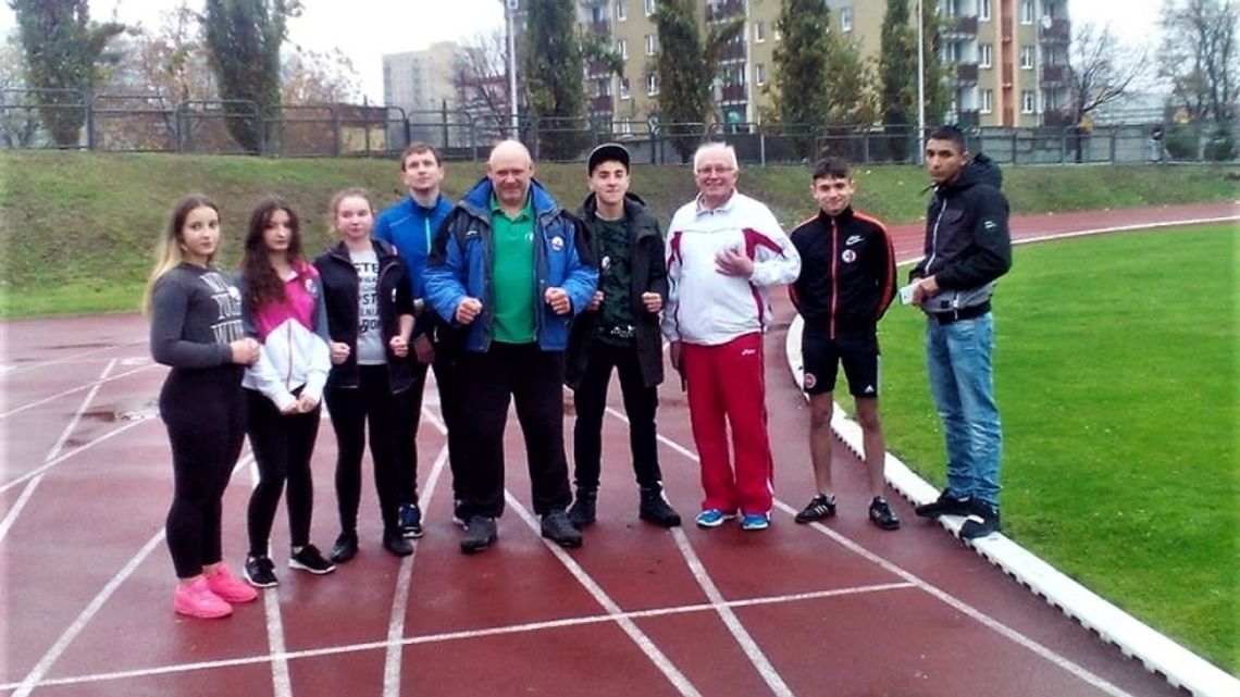 100 metrów na 100-lecie niepodległości 100 metrów na 100-lecie niepodległości