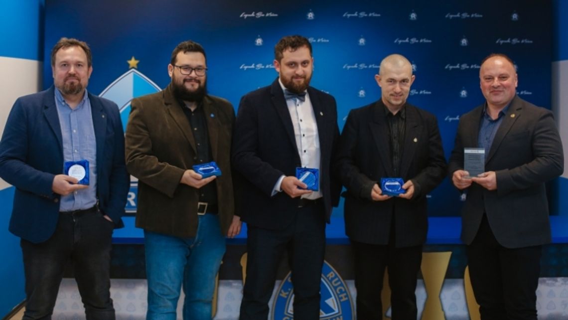 Autorzy "Historii Ruchu Chorzów" wyróżnieni przez klub Autorzy "Historii Ruchu Chorzów" wyróżnieni przez klub