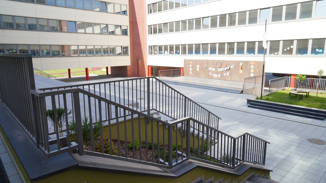 Awantura o szkolne patio, będzie kontrola NIK? “Bardzo głęboko odchodzi od projektu” Awantura o szkolne patio, będzie kontrola NIK? “Bardzo głęboko odchodzi od projektu”