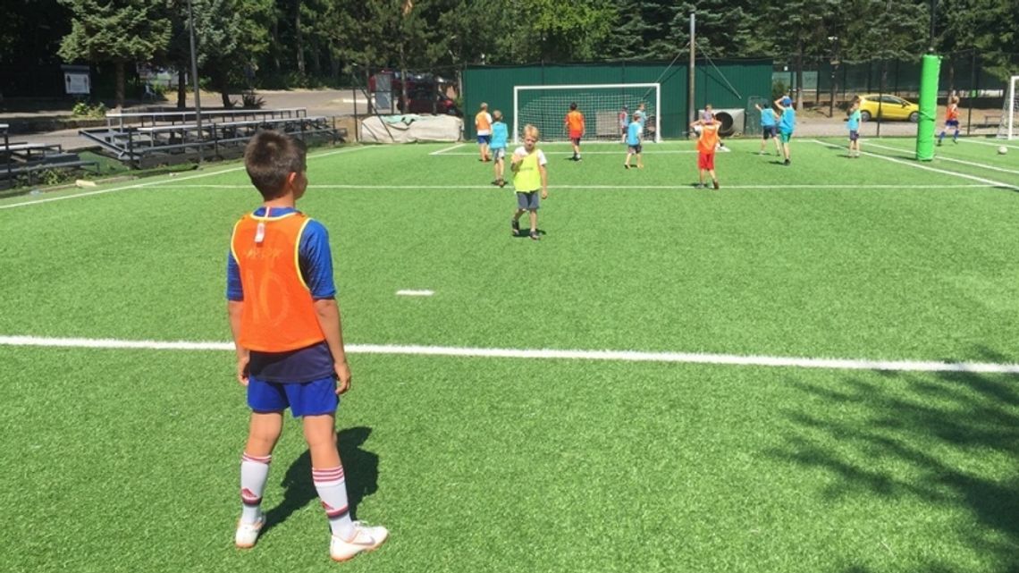 Bajtle i dorośli zagrają w nogę!