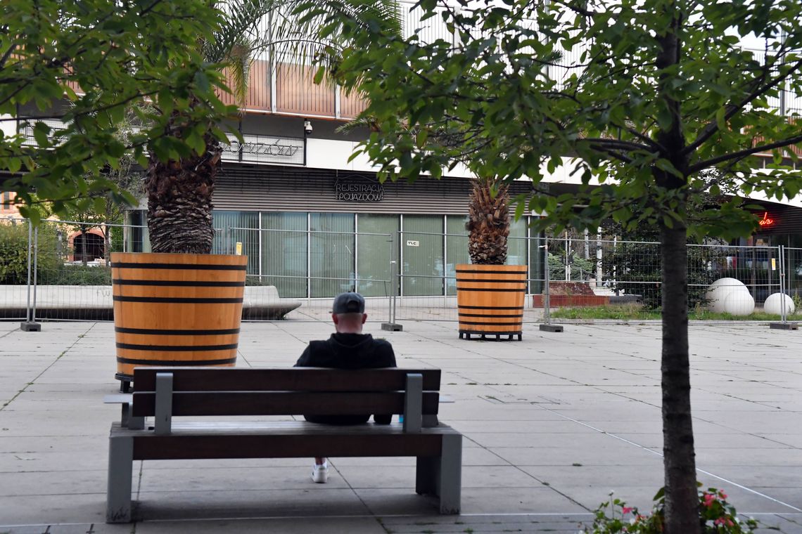 Będzie monitoring pod estakadą. “Dochodzi do celowego niszczenia zabezpieczeń”