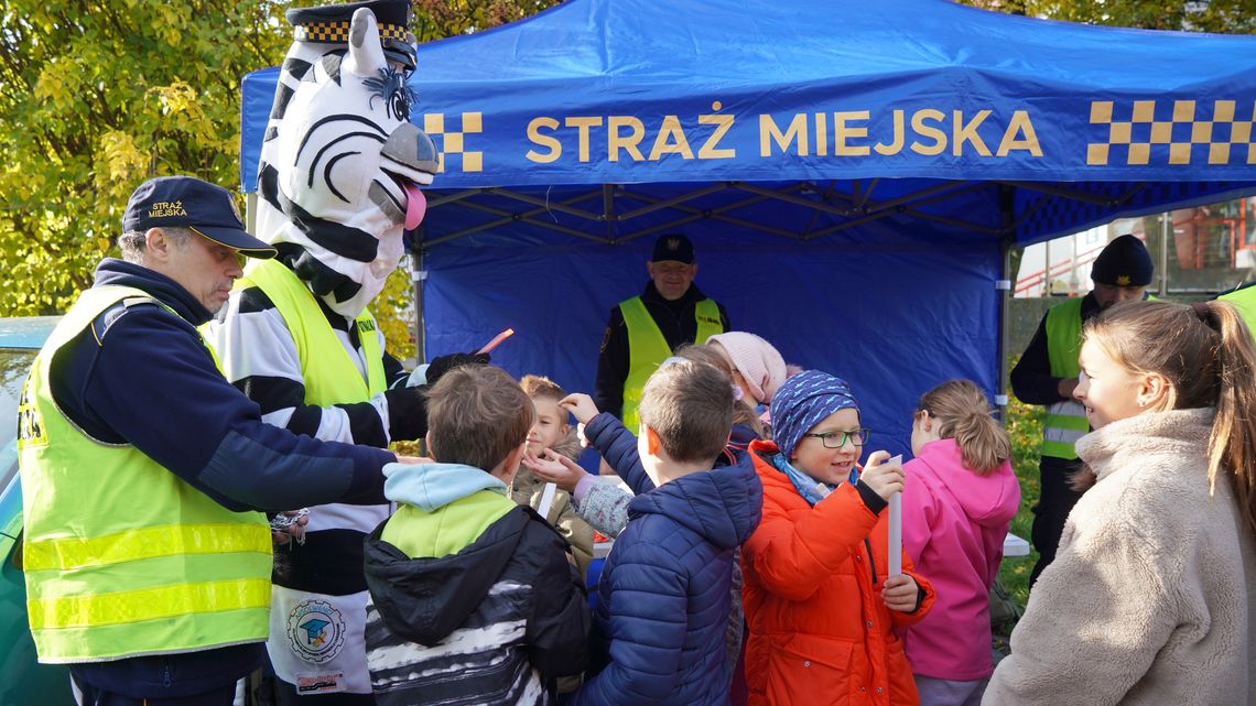 Bezpieczna jesień z odblaskami. Za nami wyjątkowa akcja edukacyjna dla najmłodszych i nie tylko Bezpieczna jesień z odblaskami. Za nami wyjątkowa akcja edukacyjna dla najmłodszych i nie tylko