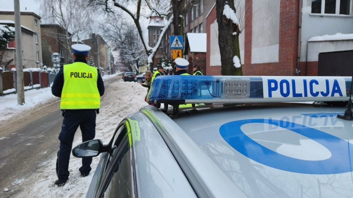 Bezpieczne przejście i skrzyżowanie - wspólna akcja edukacyjna policji, straży miejskiej i MZUiM