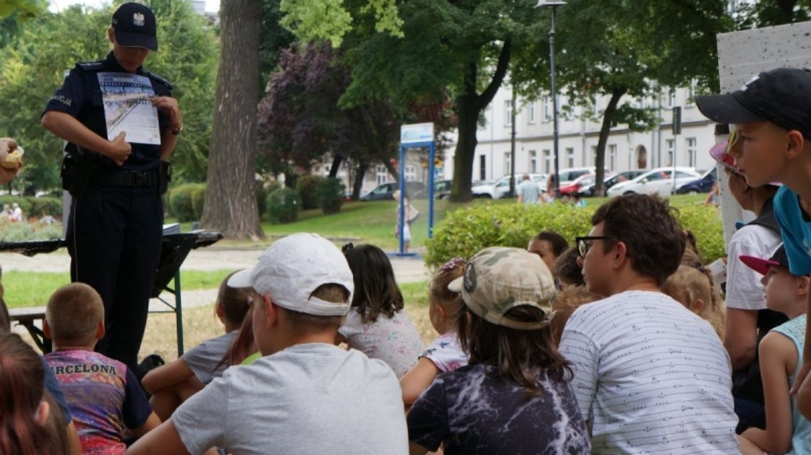 Bezpieczne wakacje z chorzowskimi mundurowymi