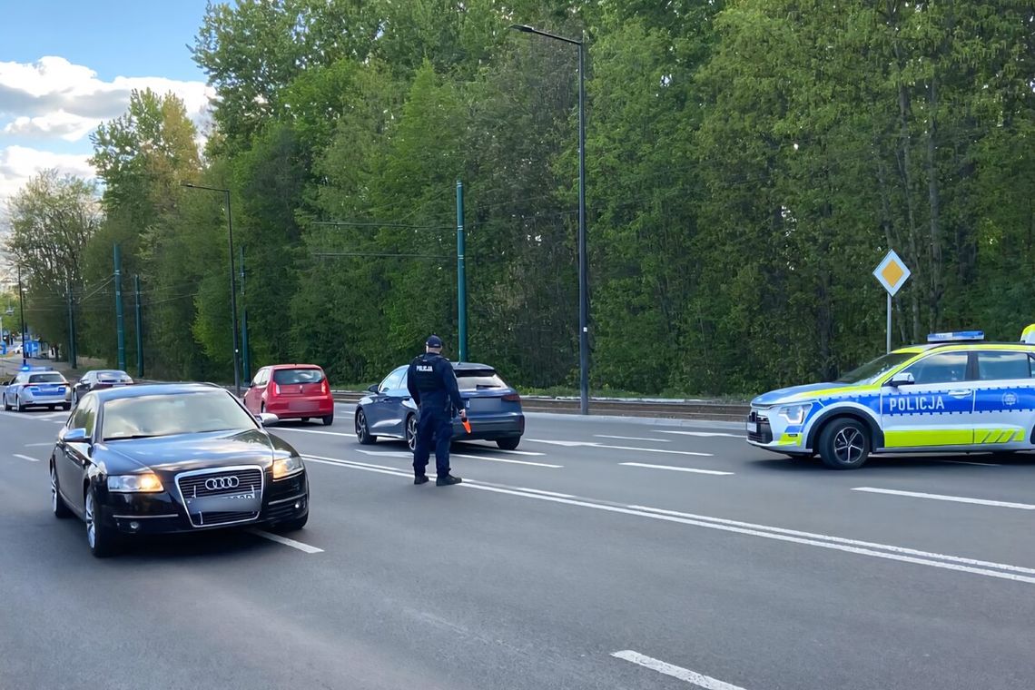 Bezpieczne zawody żużlowe w Świętochłowicach. Policja czuwała nad przebiegiem mistrzostw Polski