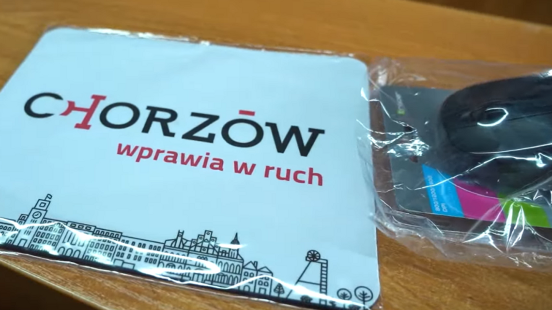 Bezpłatne laptopy trafiły do chorzowskich czwartoklasistów