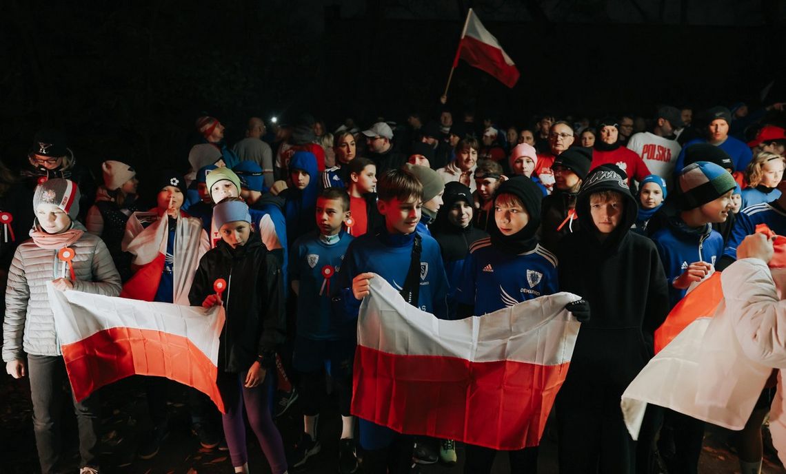 Bieg Niepodległości 2025 na OSiR „Skałka” w Świętochłowicach zgromadził aż 200 biegaczy!