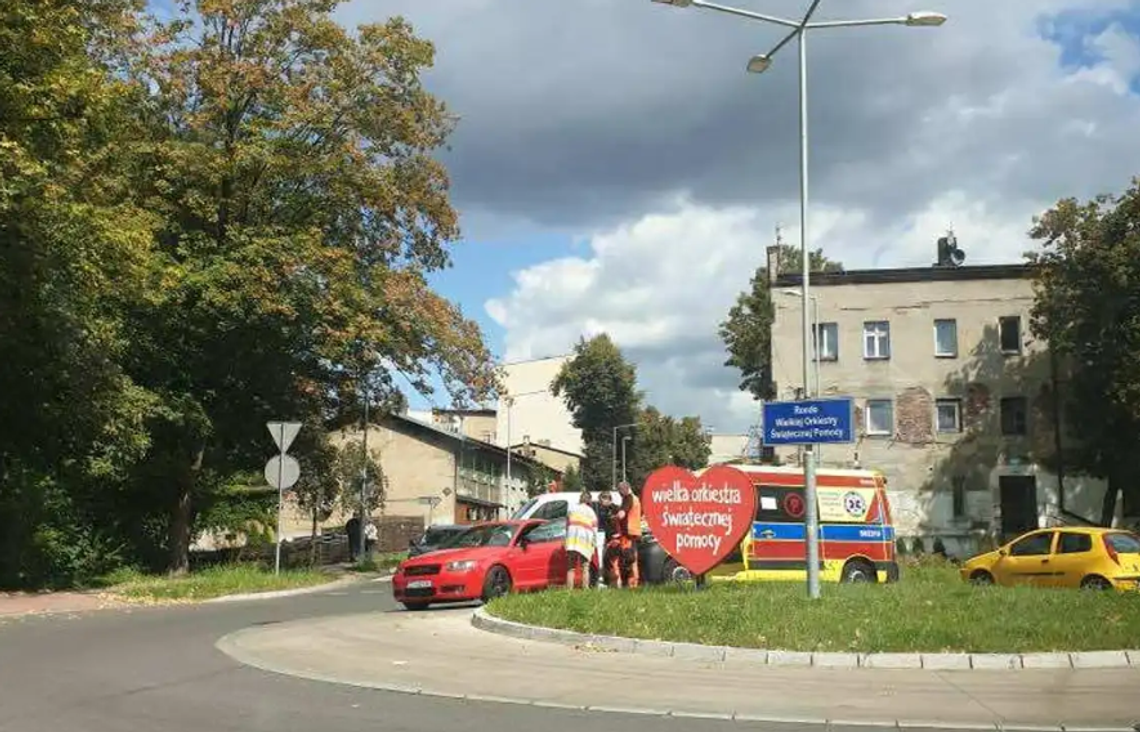 Chorzów: kolizja z udziałem karetki Chorzów: kolizja z udziałem karetki