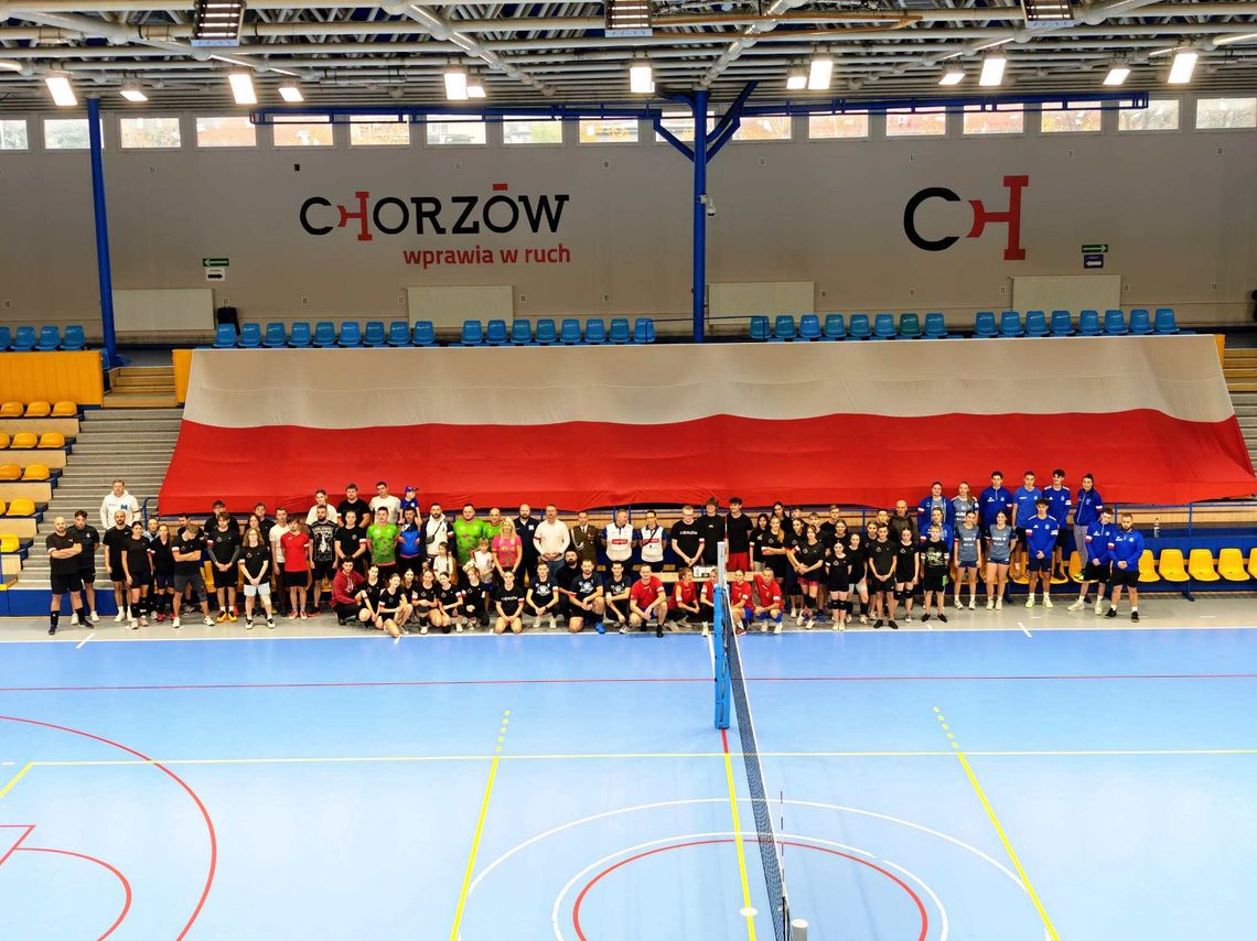 Chorzów po raz kolejny zagrał dla Niepodległej! Za nami Miejski Turniej Siatkówki z okazji 11 listopada