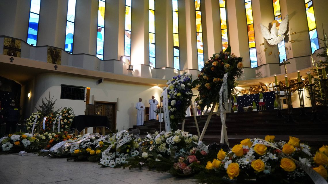 Chorzów pożegnał Wiesława Ciężkowskiego. Tłumy w kościele św. Ducha Chorzów pożegnał Wiesława Ciężkowskiego. Tłumy w kościele św. Ducha