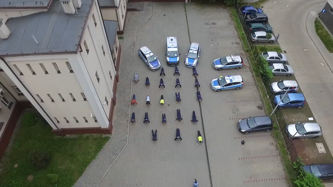 Chorzowscy policjanci przyłączyli się do akcji #GaszynChallenge Chorzowscy policjanci przyłączyli się do akcji #GaszynChallenge