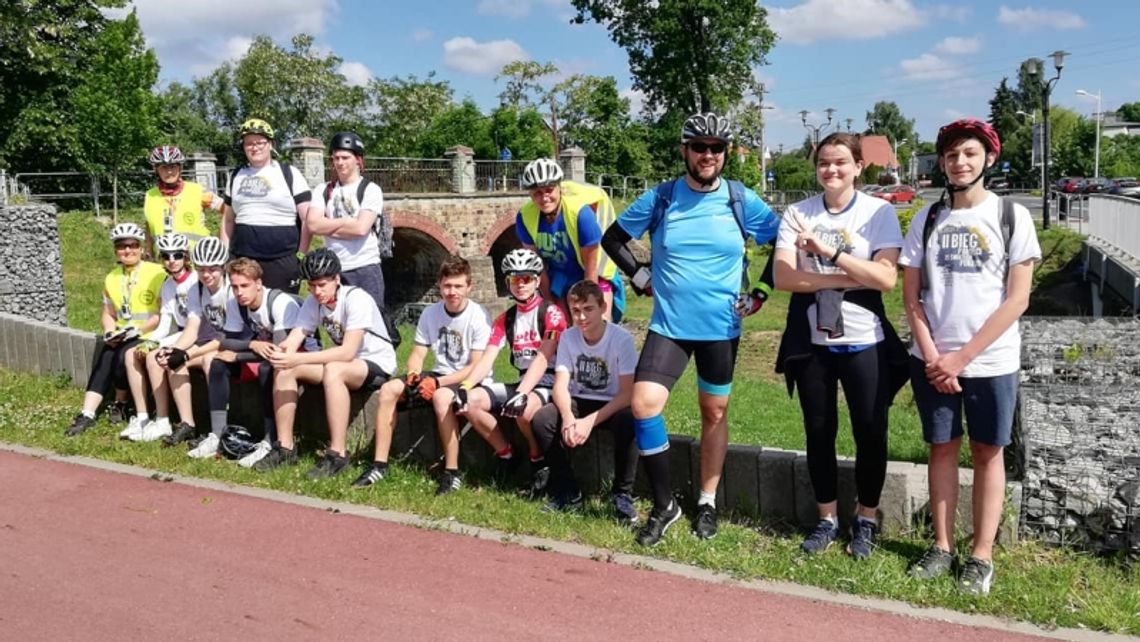 Chorzowscy uczniowie upamiętnią 81. rocznicę pierwszego transportu więźniów do obozu koncentracyjnego KL Auschwitz Chorzowscy uczniowie upamiętnią 81. rocznicę pierwszego transportu więźniów do obozu koncentracyjnego KL Auschwitz