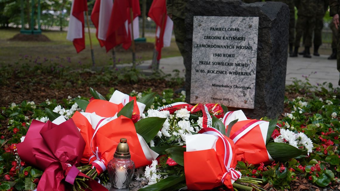 W Chorzowie upamiętnili 85. rocznicę Zbrodni Katyńskiej. W Parku Hutników odsłonięto pomnik