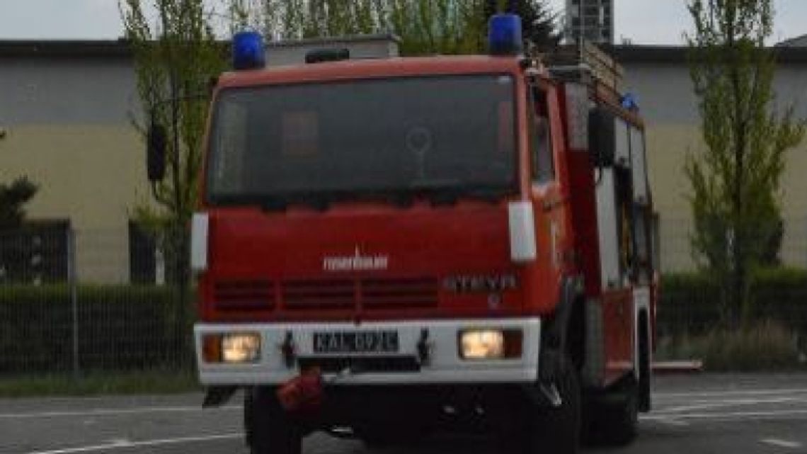 Ciężarówka stoczyła się ze wzniesienia